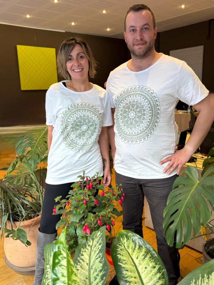NEW BioSignature Heart Green Mandala Women/Men - White Organic Cotton Tee-Shirt, design by Doreya Karim - BioGeometry - (Copie) - Image 4
