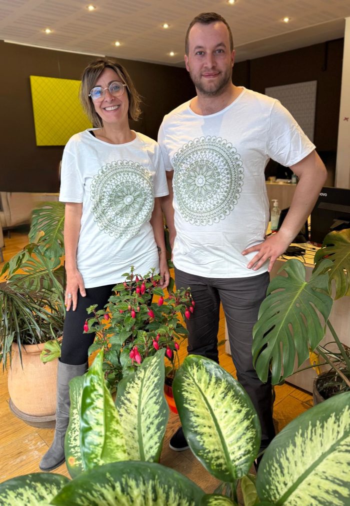 NEW BioSignature Heart Green Mandala Women/Men - White Organic Cotton Tee-Shirt, design by Doreya Karim - BioGeometry - (Copie) - Image 3