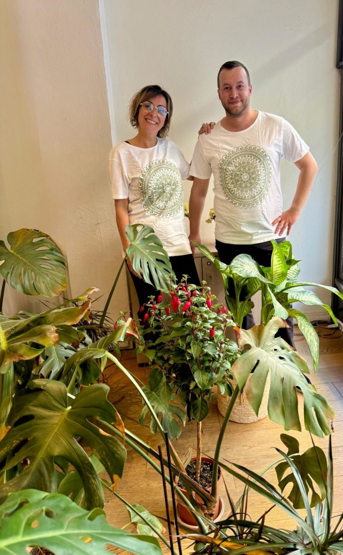 NEW BioSignature Heart Green Mandala Women/Men - White Organic Cotton Tee-Shirt, design by Doreya Karim - BioGeometry - (Copie) - Image 2